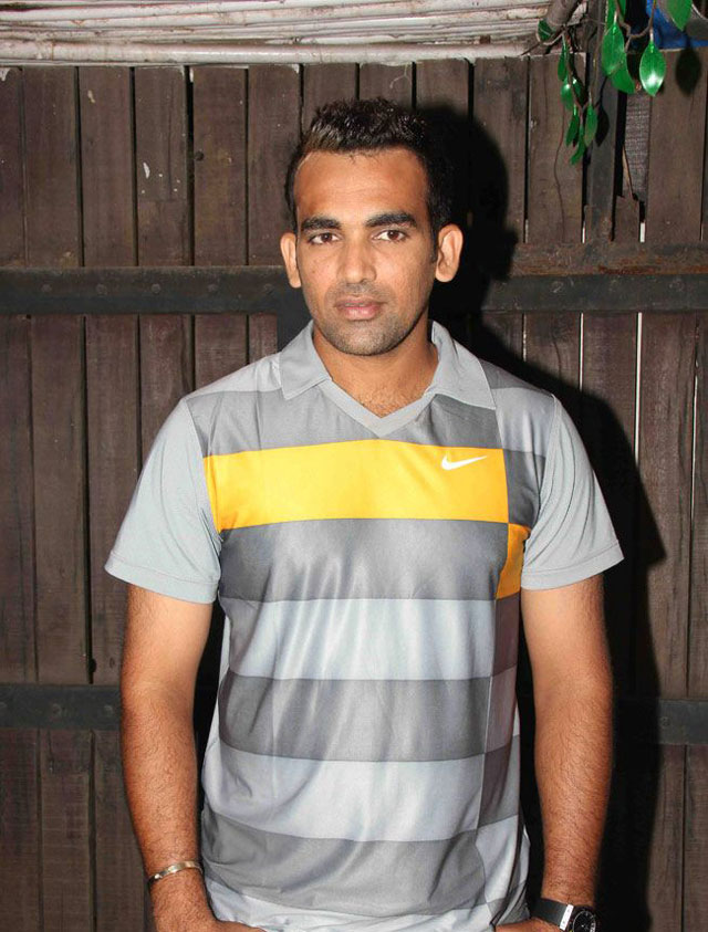 Photos - Zaheer Khan's latest Hair Cut